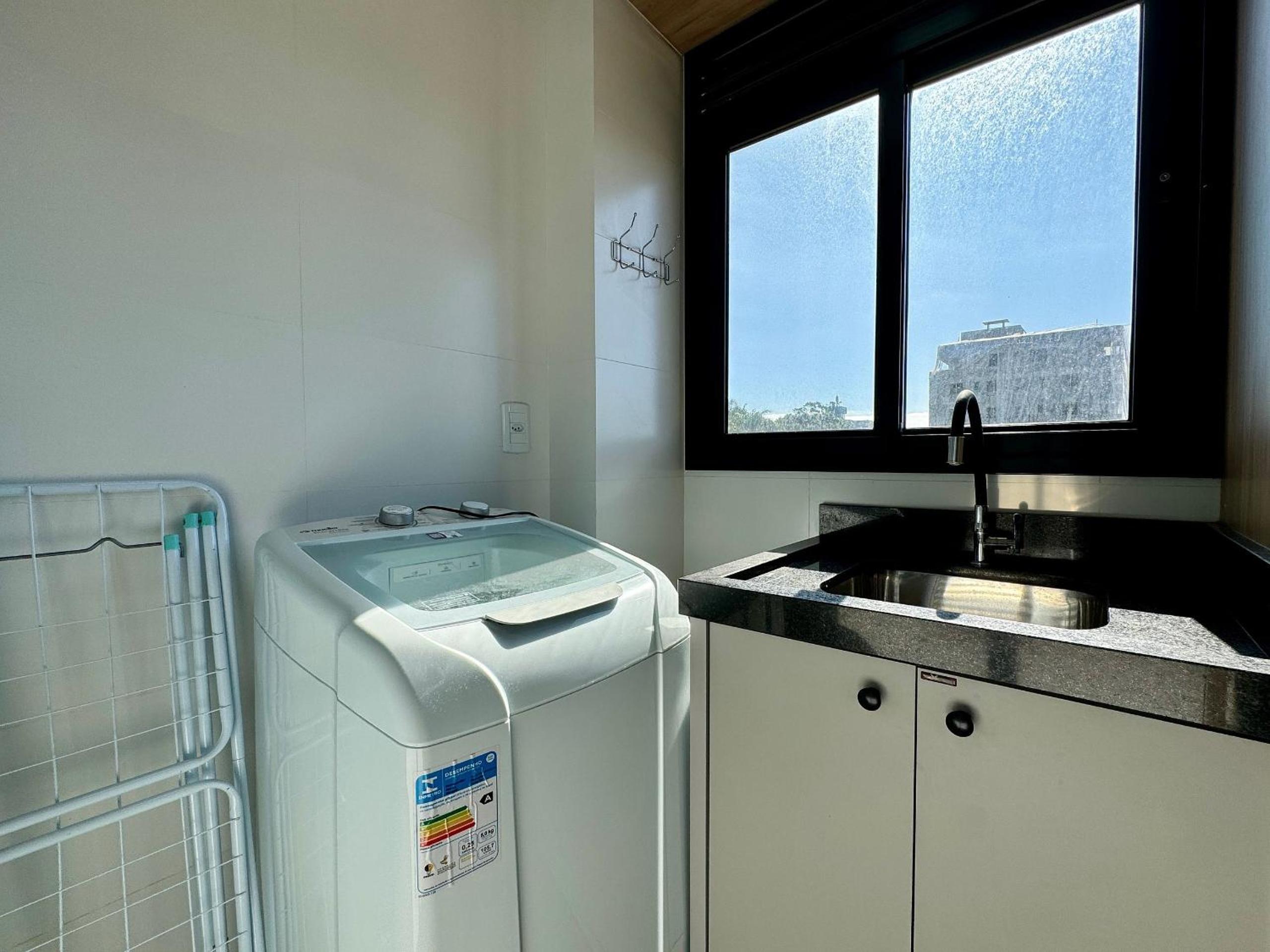 Lindo Apartamento com piscina em Bombas / SC