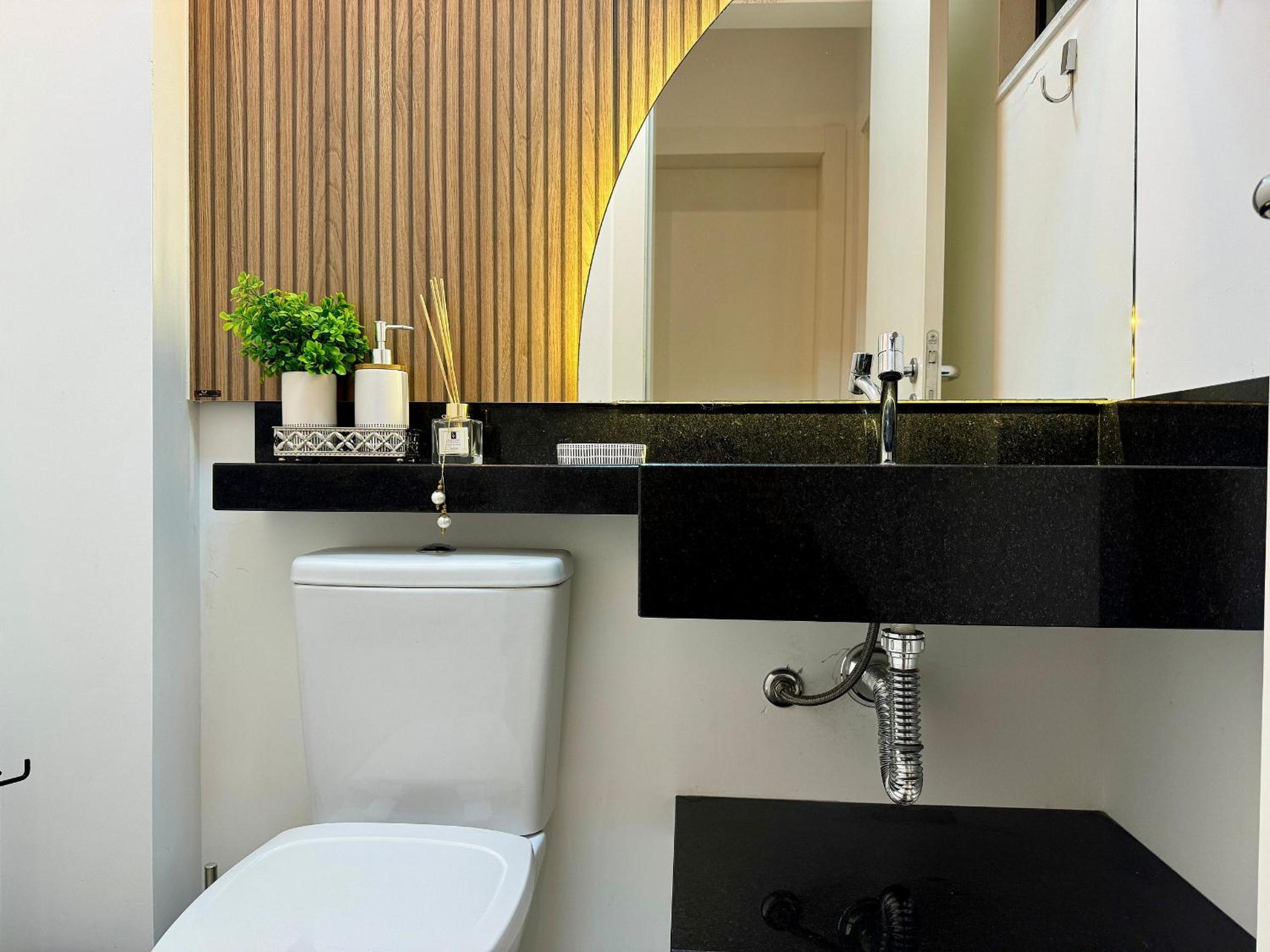 Lindo Apartamento com piscina em Bombas / SC