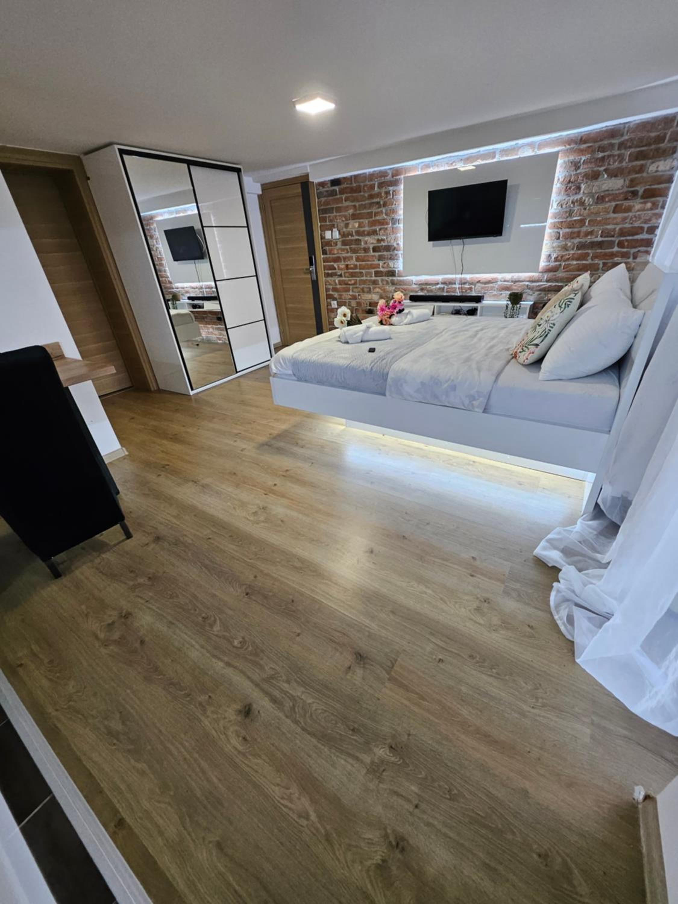 Viktor Lux Apartman 1 view 2