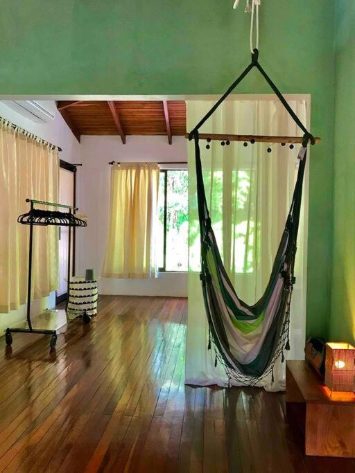Lofty, fully equipped apartment in the heart of Montezuma