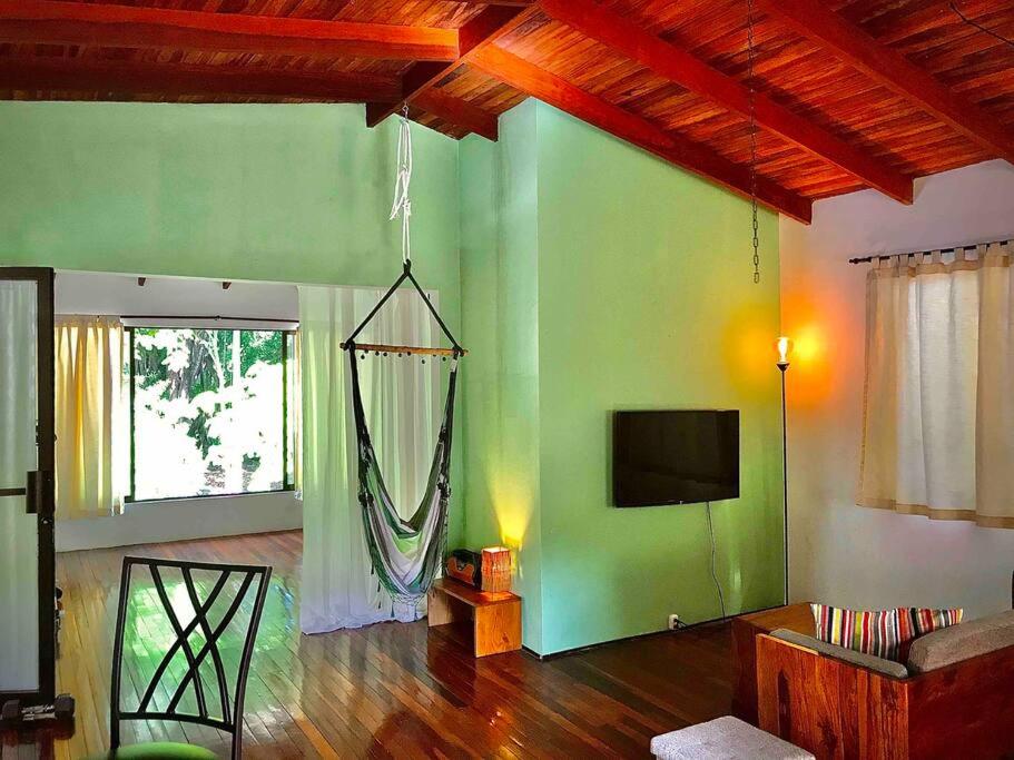 Lofty, fully equipped apartment in the heart of Montezuma