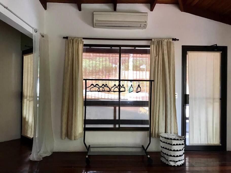 Lofty, fully equipped apartment in the heart of Montezuma