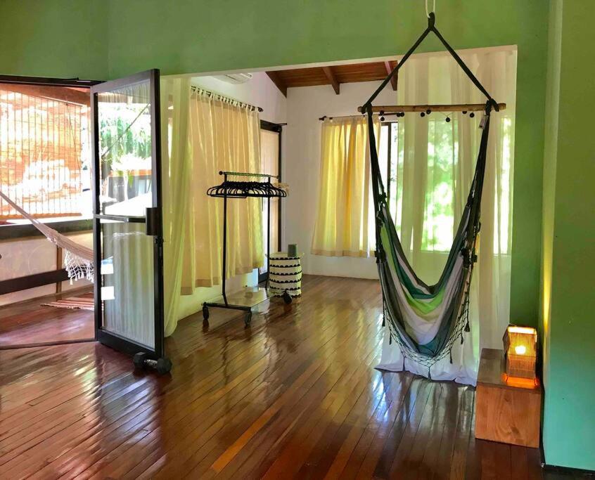 Lofty, fully equipped apartment in the heart of Montezuma