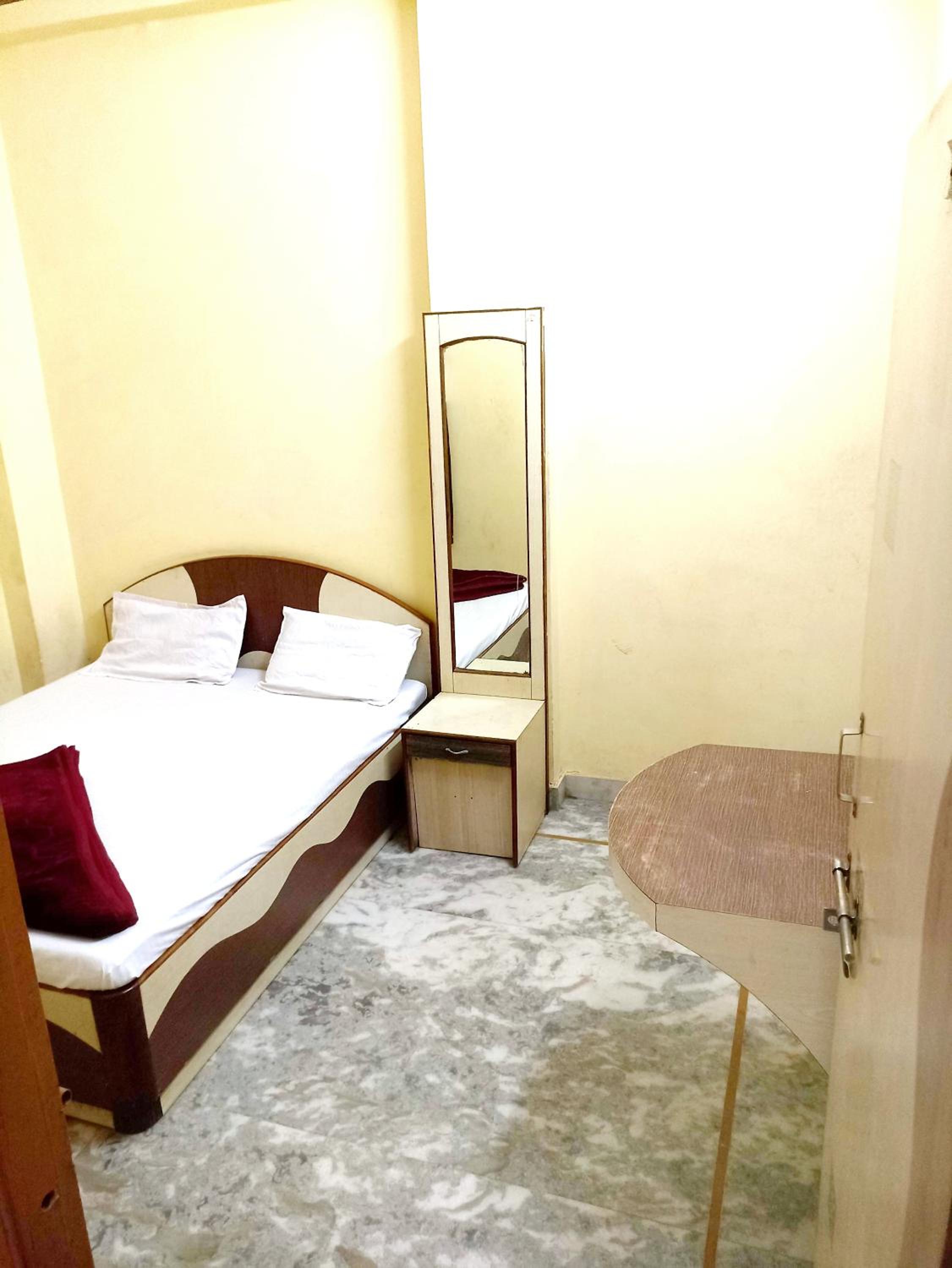 Hotel Shree Arpan view 4