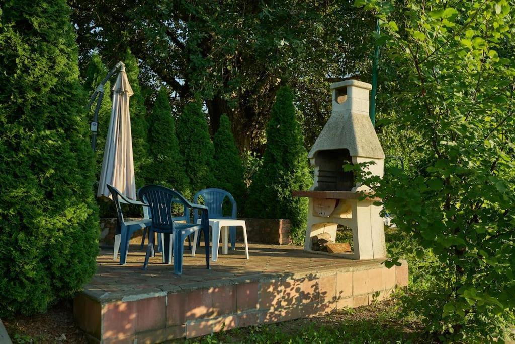 Homey house boat, great location