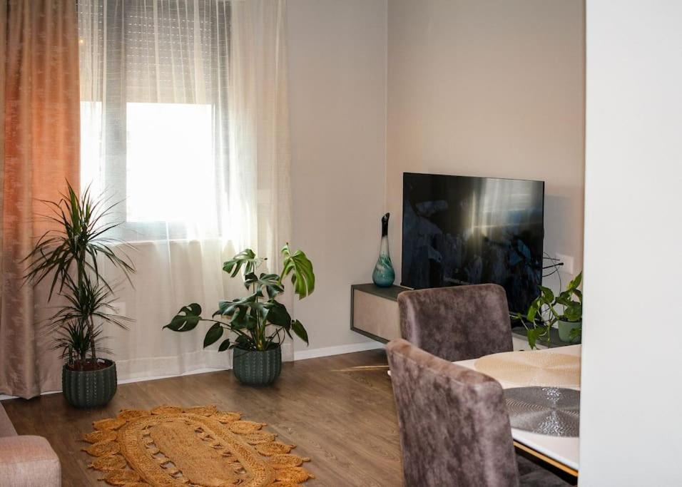 Central flower apartment 2