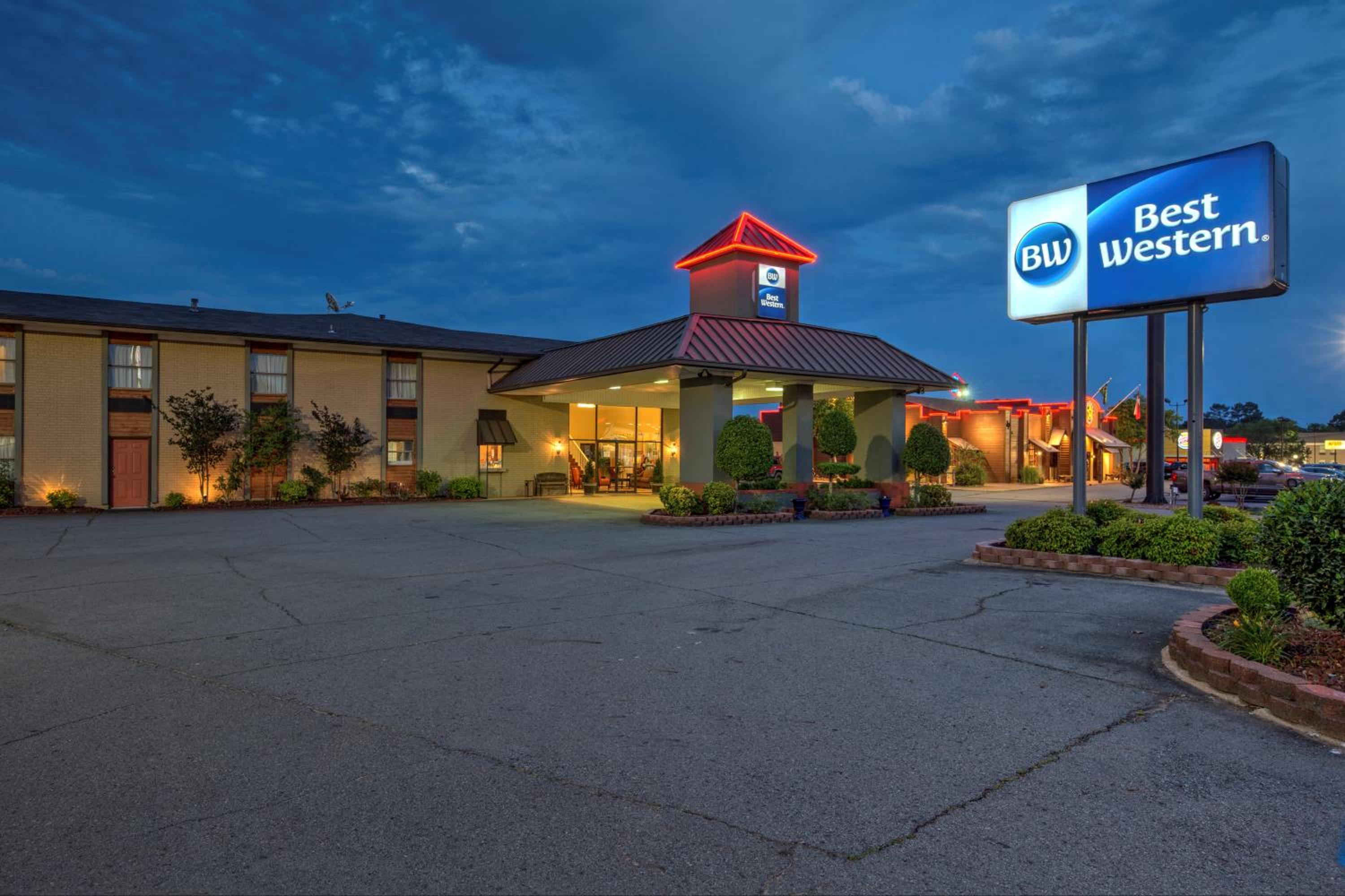 Russellville Vacations - Best Western Inn Russellville - Property Image 1