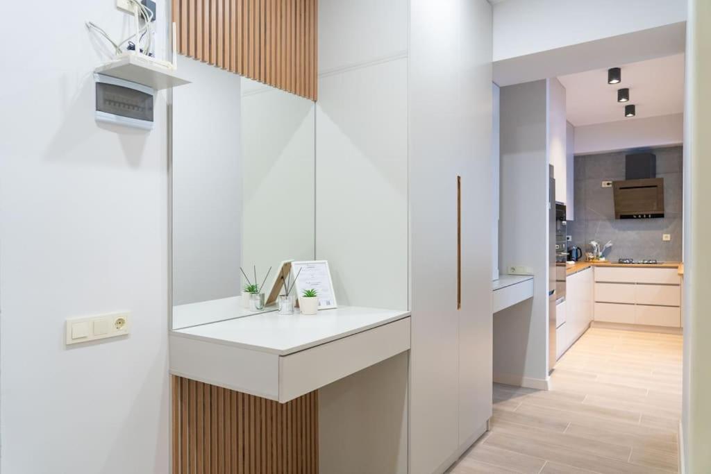 ProRealty -2BR apartment with fantastic view to city view 5