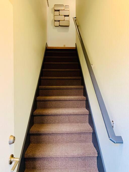 Stay Portland - Color Splash Apartment in the Heart of Portland view 3