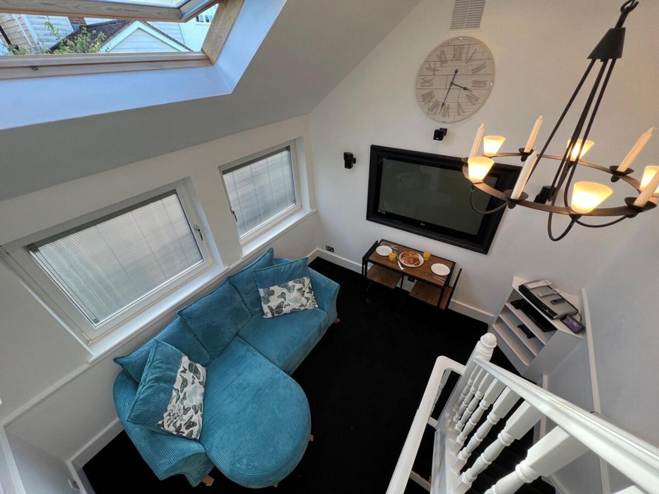 The Old Fishing Store - Sauna, Tech & No Guest Fee view 3