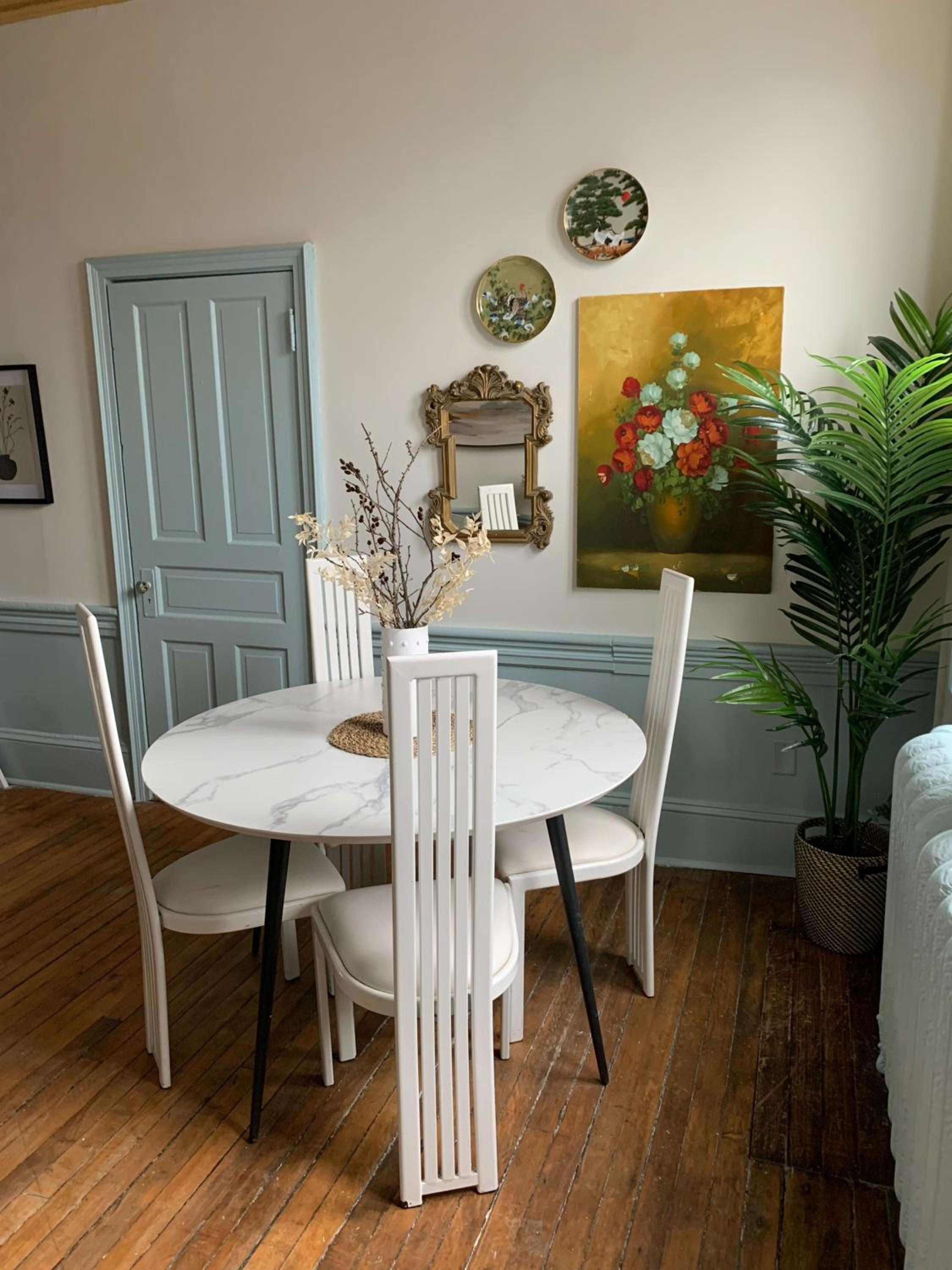 Modern Comforts in Downtown's Victorian Gem Patio, Unit #3