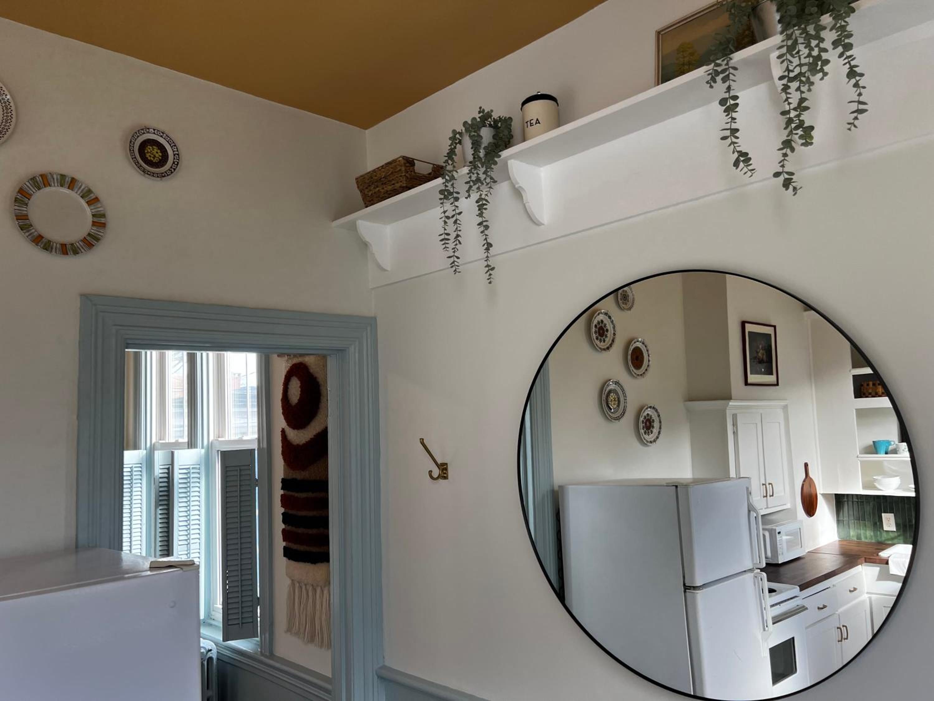 Modern Comforts in Downtown's Victorian Gem Patio, Unit #3