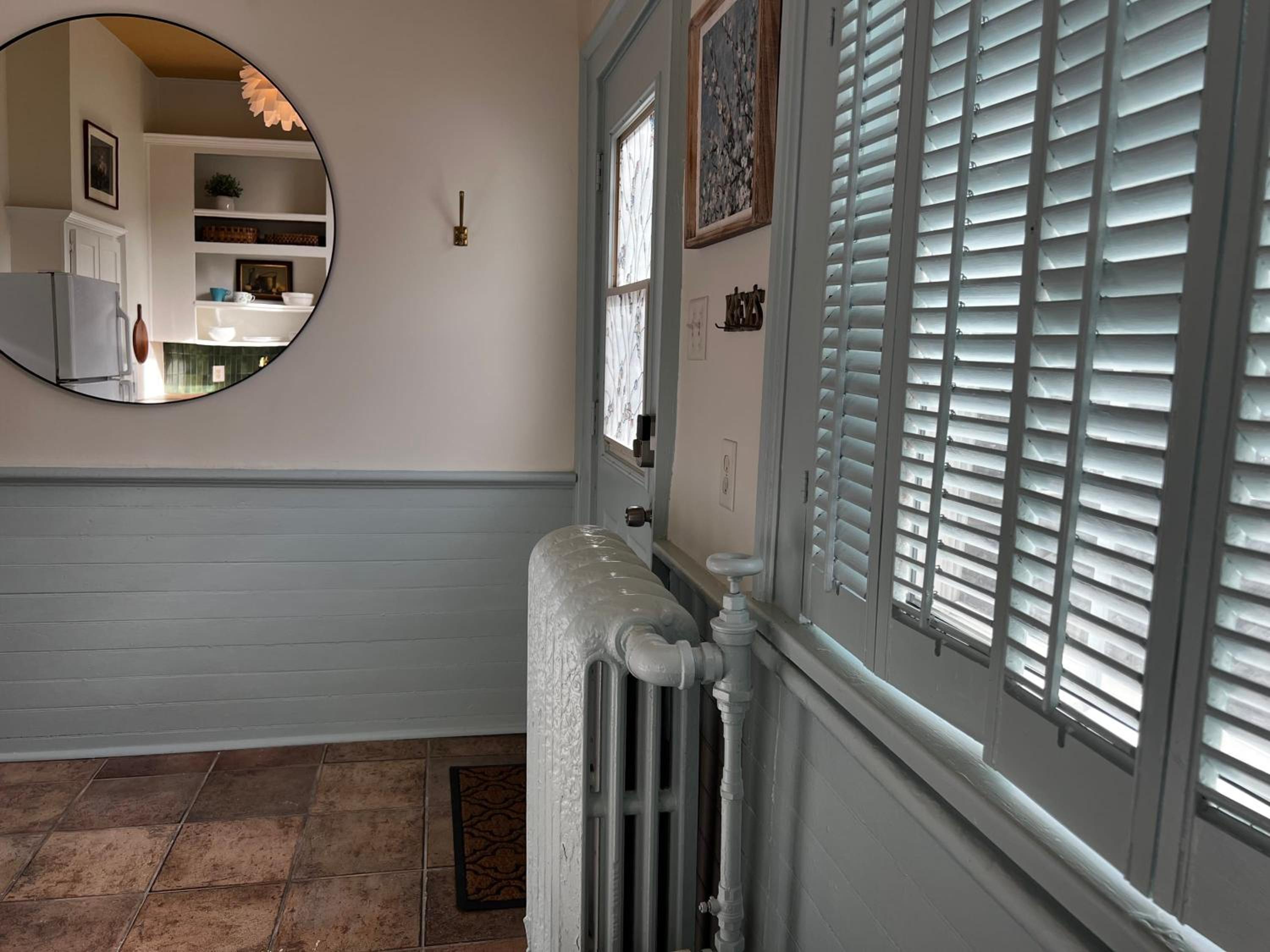 Modern Comforts in Downtown's Victorian Gem Patio, Unit #3