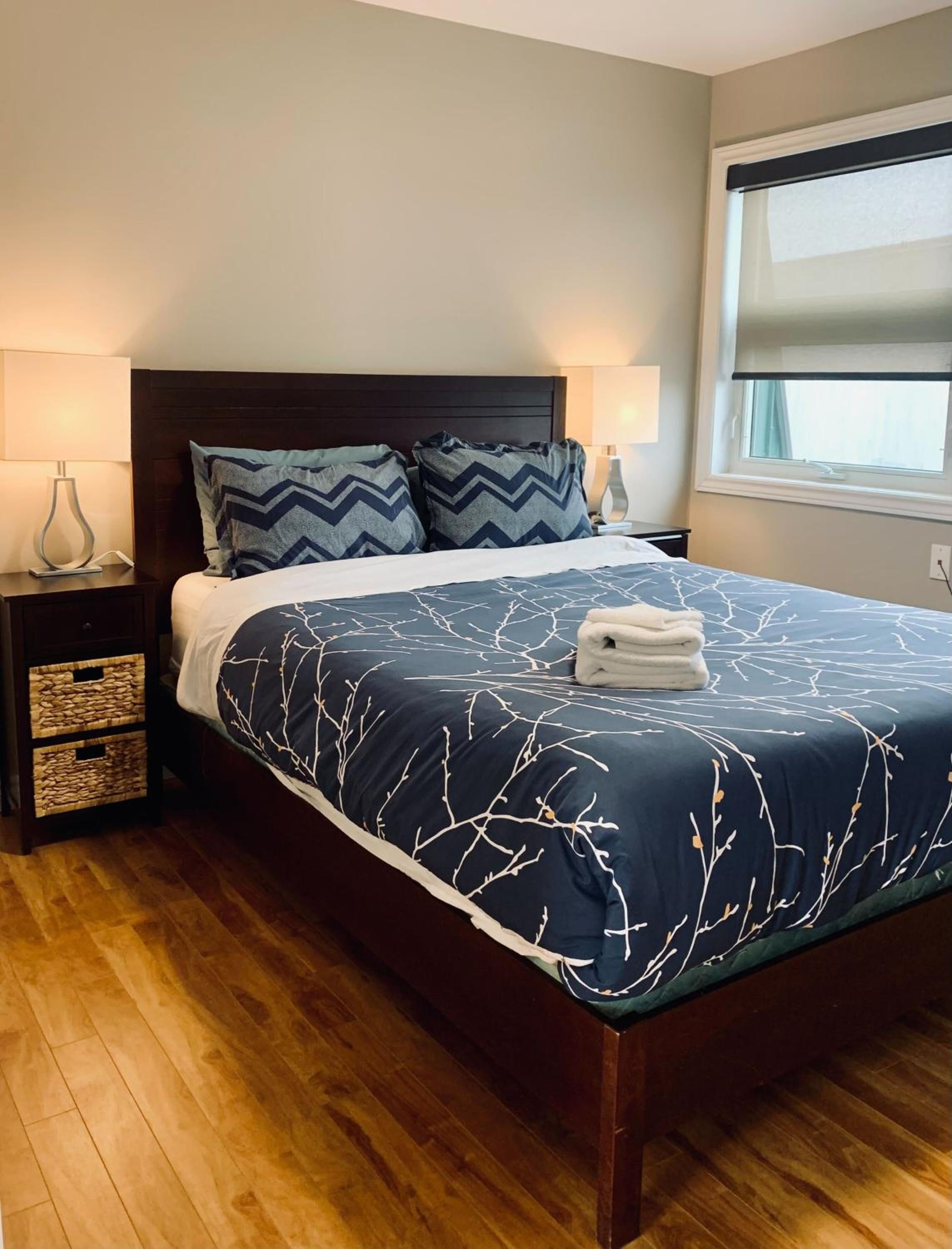 Comfy 2-BDRM with AC Historic North End
