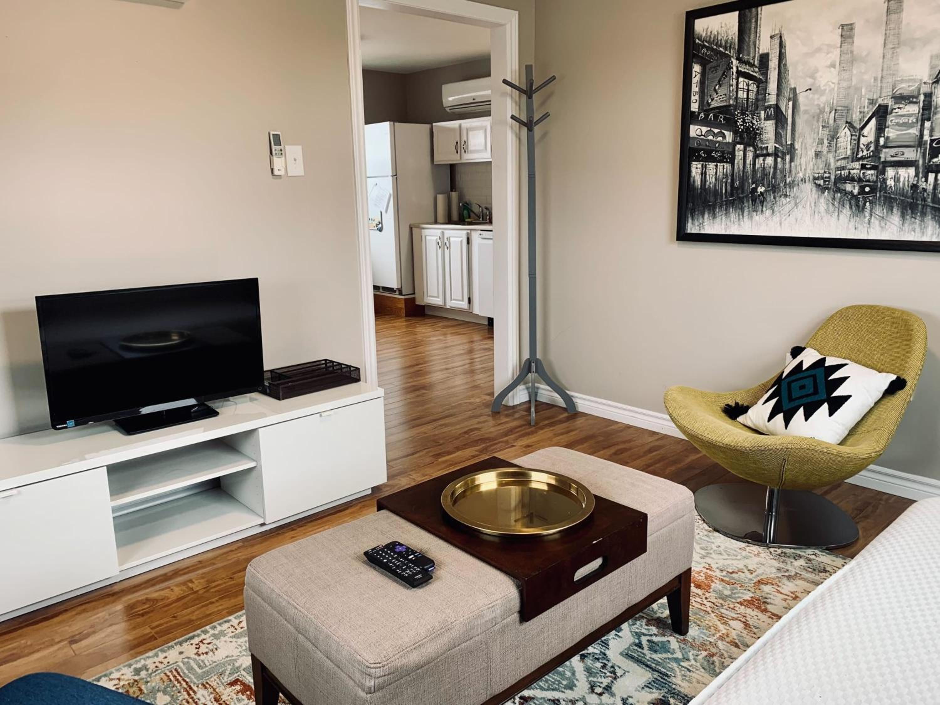 Comfy 2-BDRM with AC Historic North End