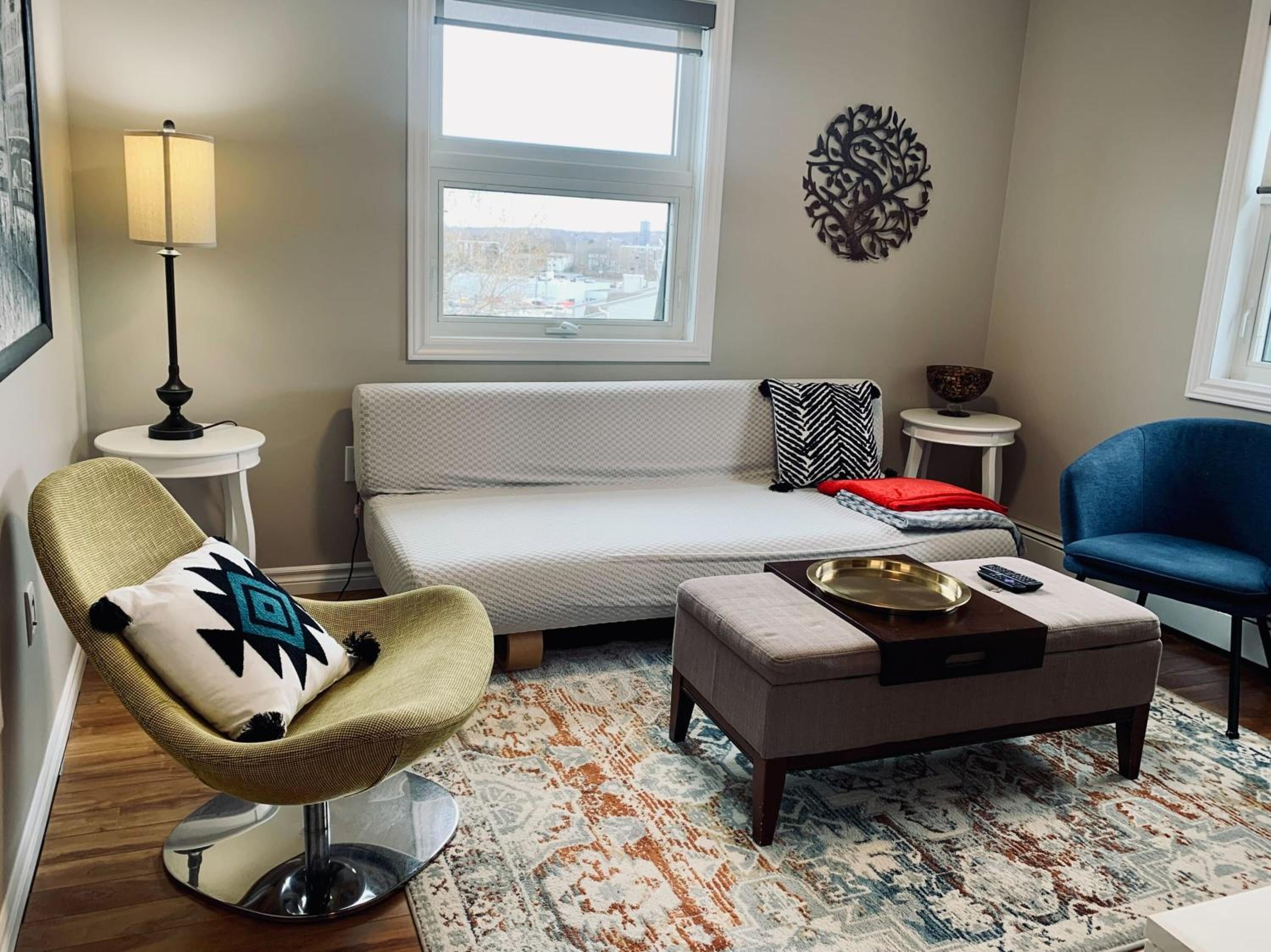 Comfy 2-BDRM with AC Historic North End