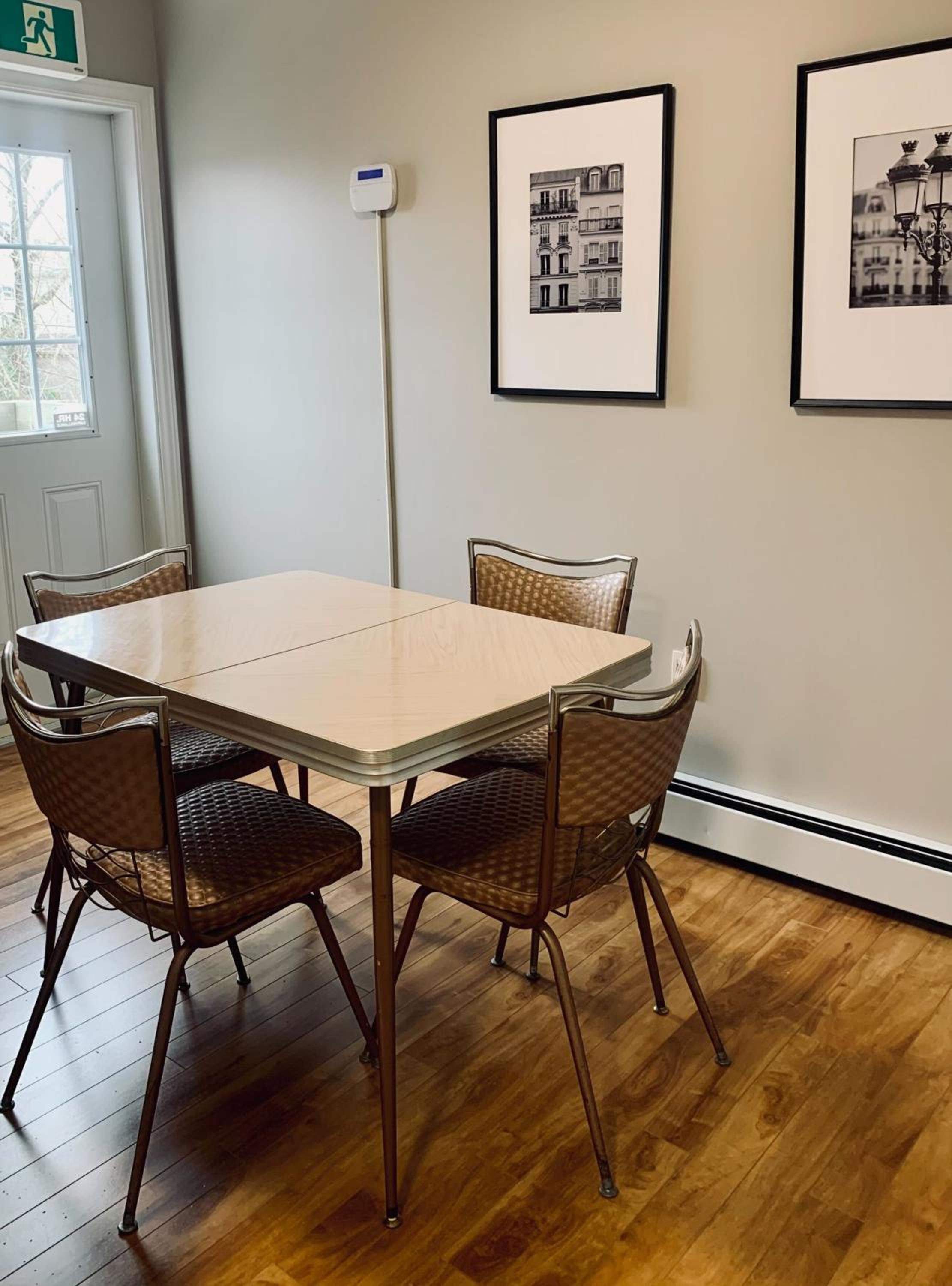 Comfy 2-BDRM with AC Historic North End