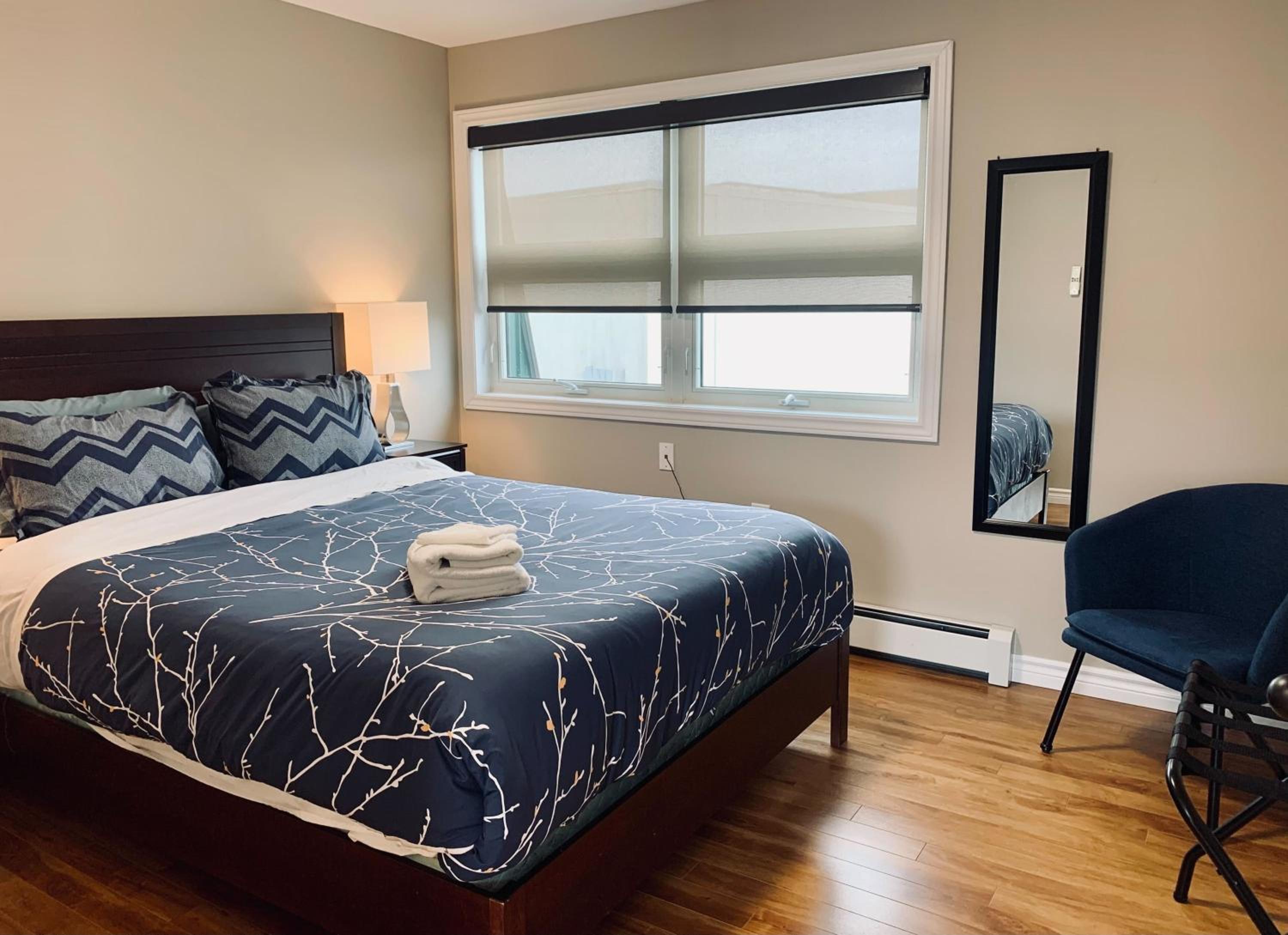 Comfy 2-BDRM with AC Historic North End