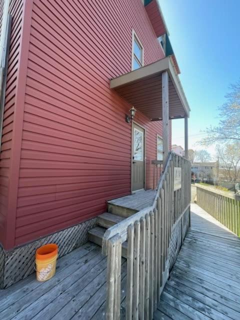 Comfy 2-BDRM with AC Historic North End