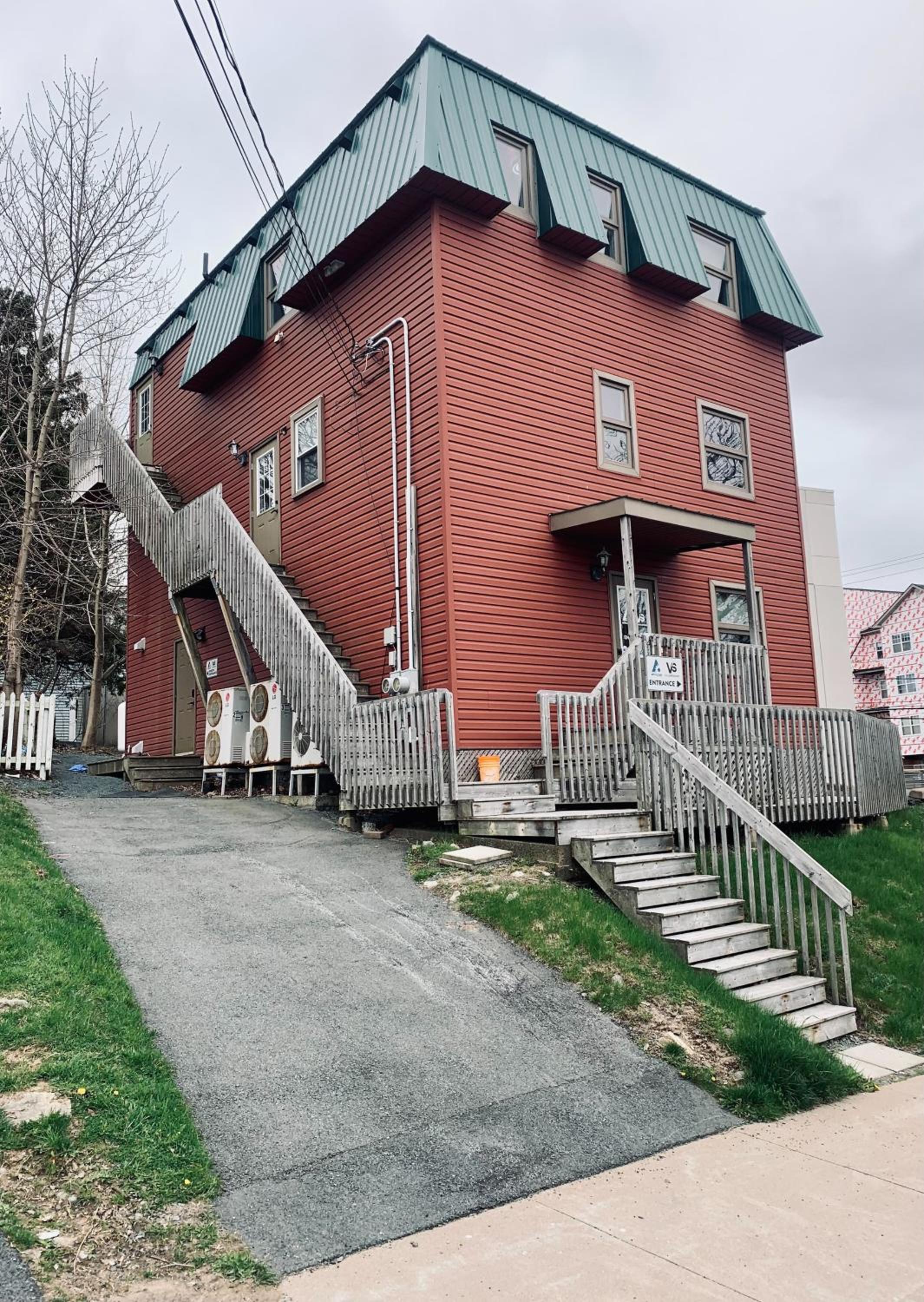 Comfy 2-BDRM with AC Historic North End