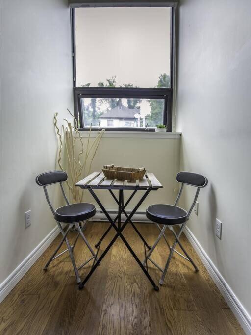 Quaint Loft #4 with AC Abundance of Sunlight