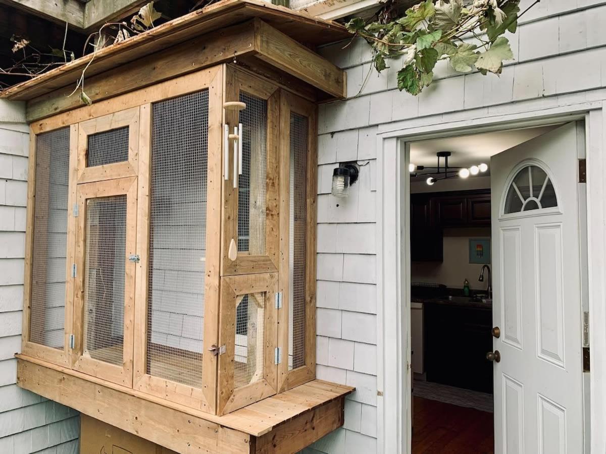 Ultimate Pet-friendly Studio #1 with Patio at Doggy Digs