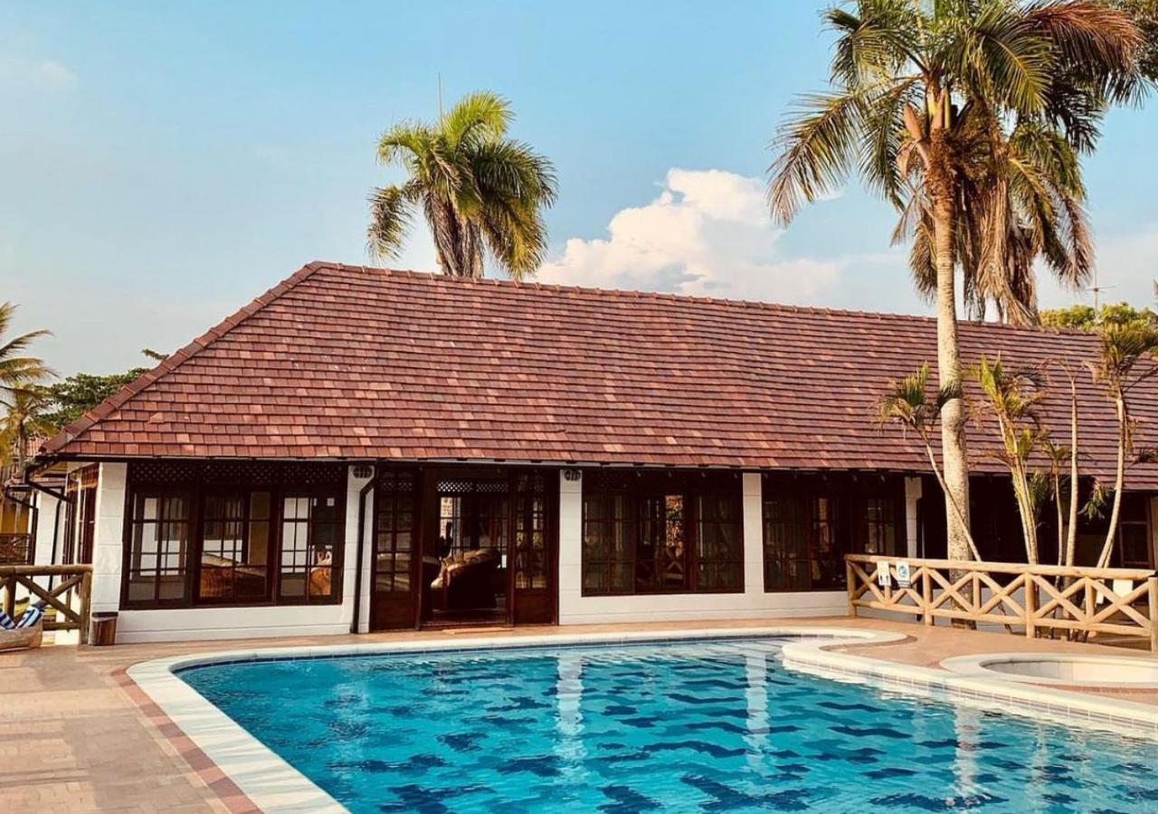 Beautiful Luxury Beachfront Hosue
