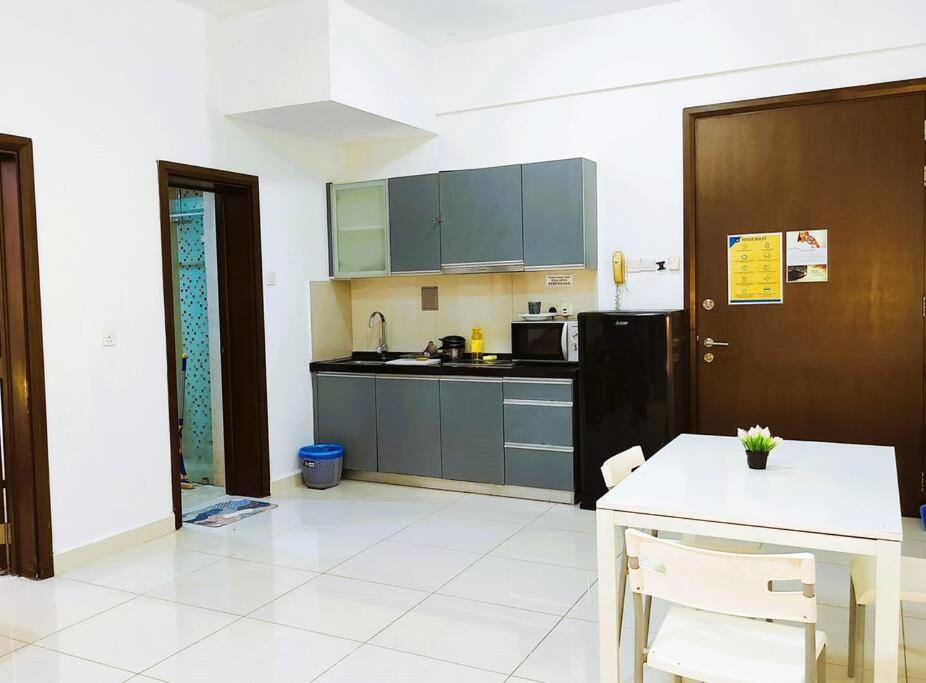 Cozy 1BR KLCC view SkyPool Suite Regalia Residence
