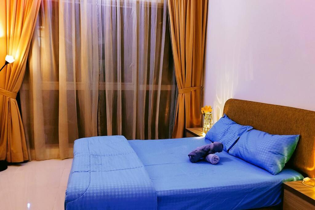 Cozy 1BR KLCC view SkyPool Suite Regalia Residence