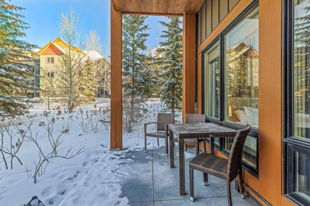 L109 Canmore World Class Solara Resort - Hot tub, Pool, Gym, AirCon, Free Parking & Netflix