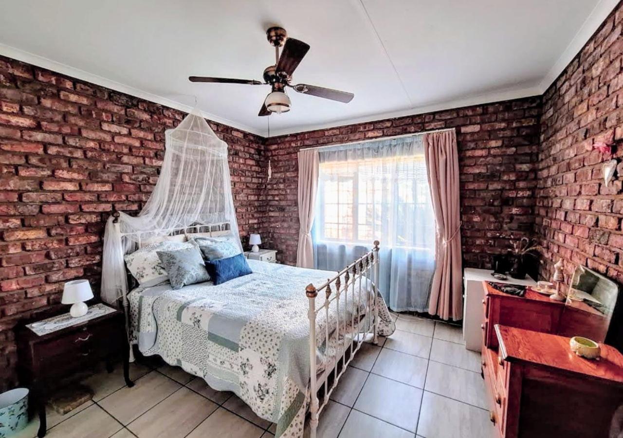 Boknesstrand Self-catering Accommodation Holiday Home - a Mermaids Cottage minutes to the beach, lagoon, shops & more! view 2