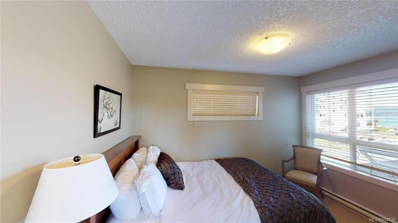 Sooke Vacations - Sooke Harbour Penthouse - Property Image 2