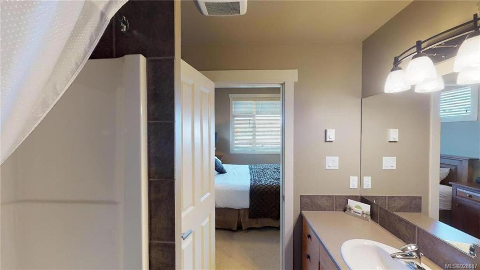 Sooke Vacations - Sooke Harbour Penthouse - Property Image 1