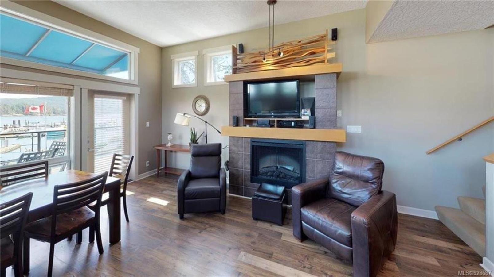 Sooke Harbour Penthouse - Luxurious 4 Bdrm Rental