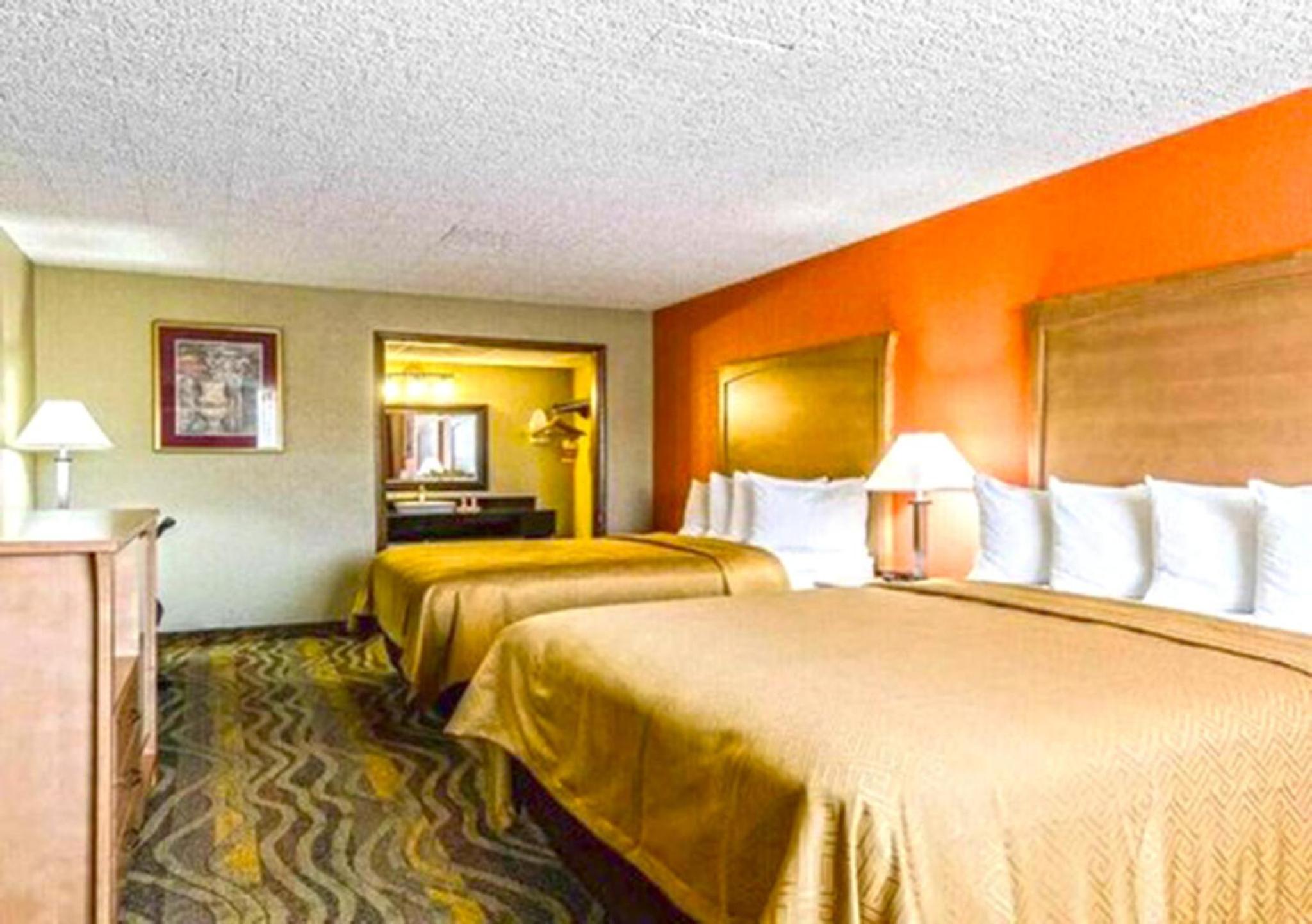 Salina Vacations - Marifah Inn Salina - Property Image 3