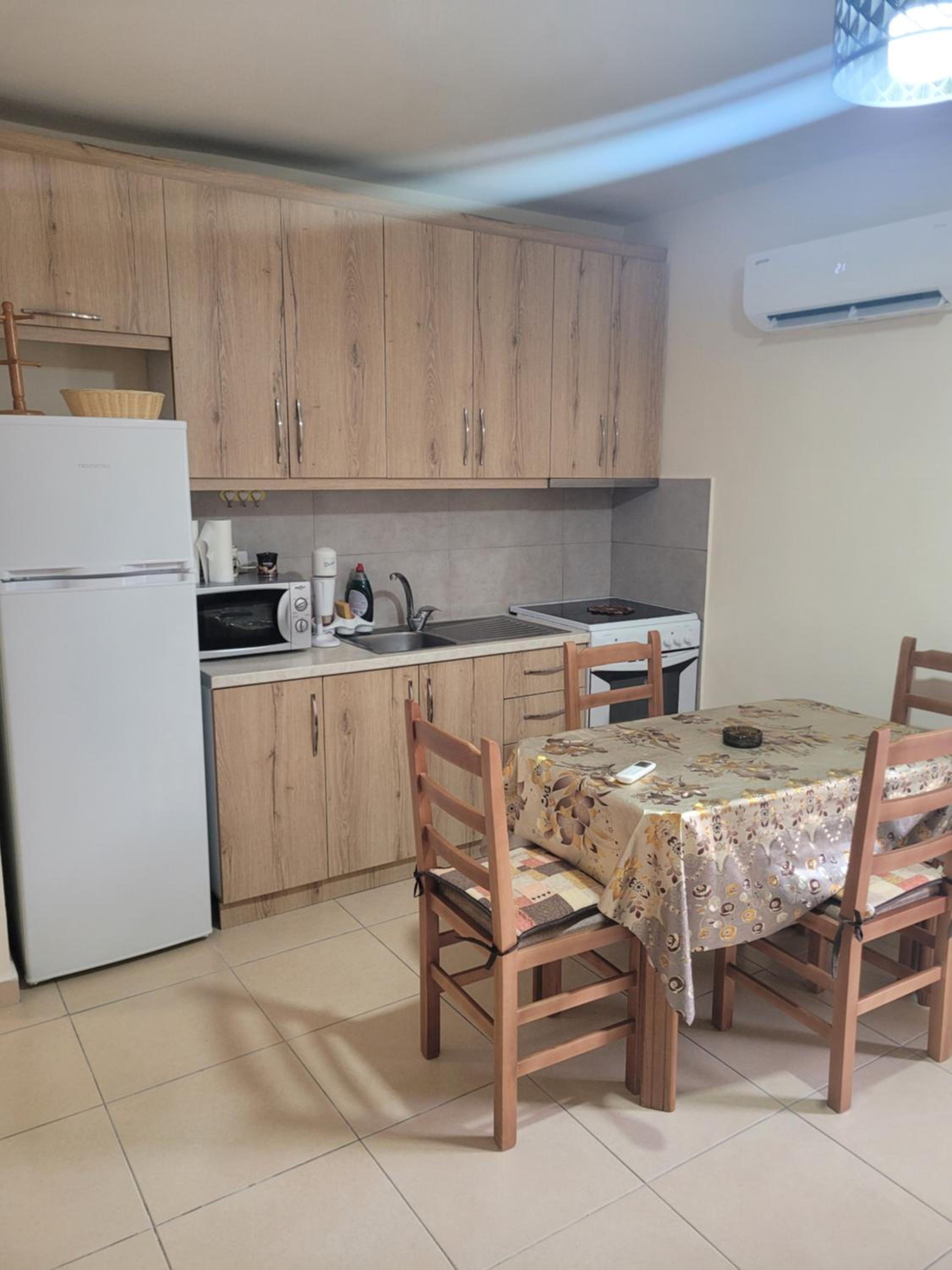 Fredi 's apartment