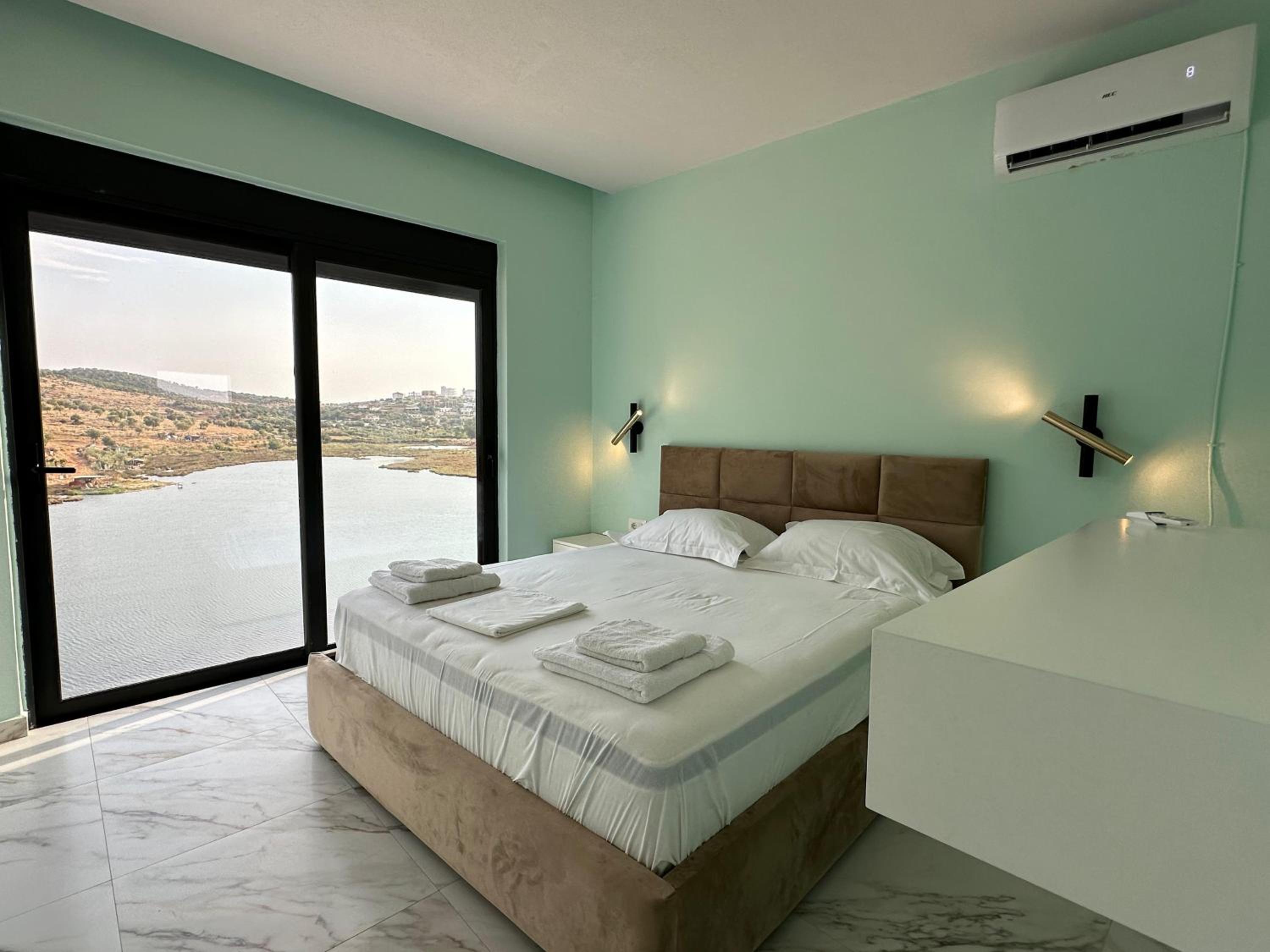 Lake View Villa Ksamil