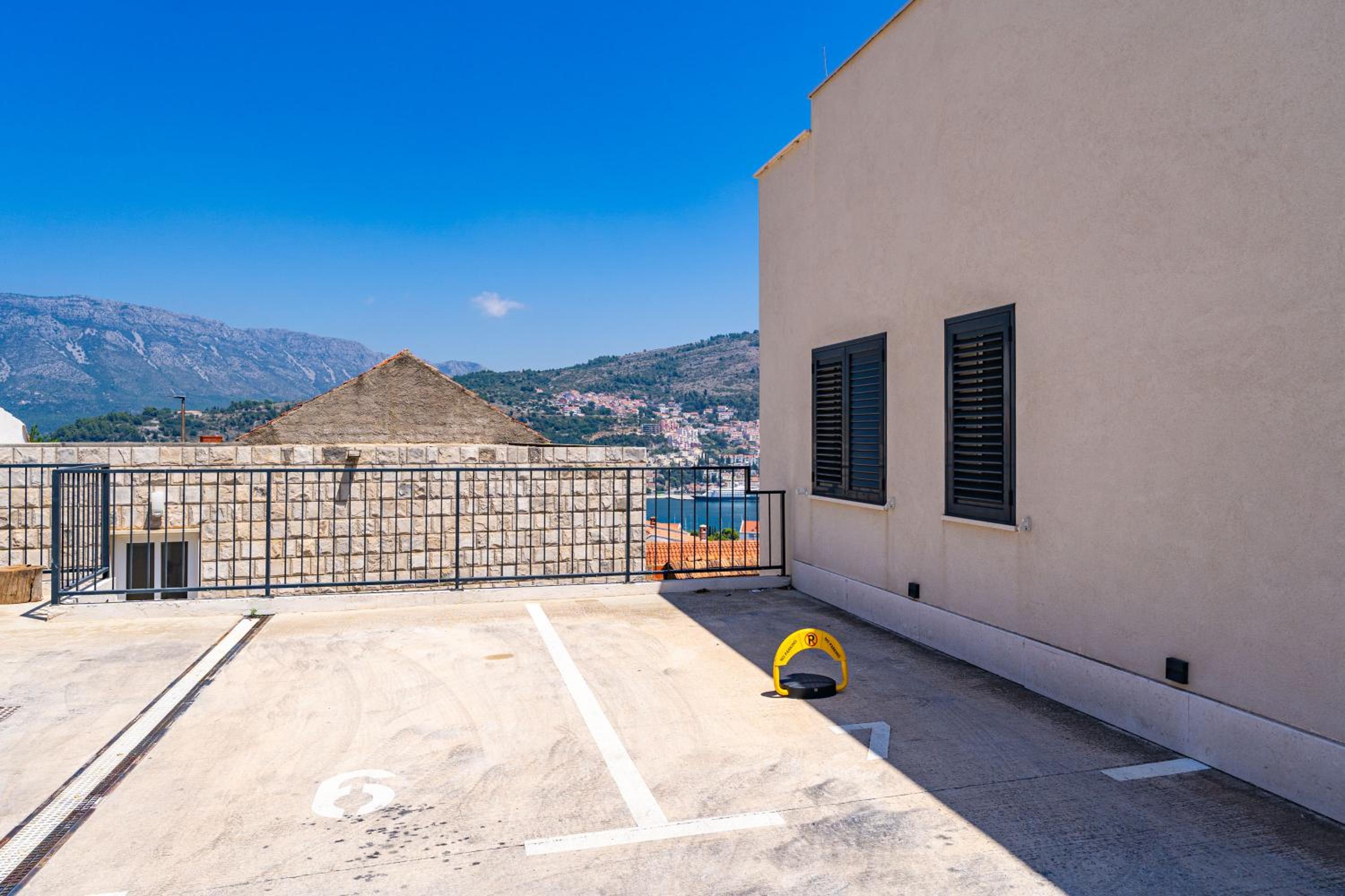 The Panoramic View Penthouse Apartment Sweet Petite