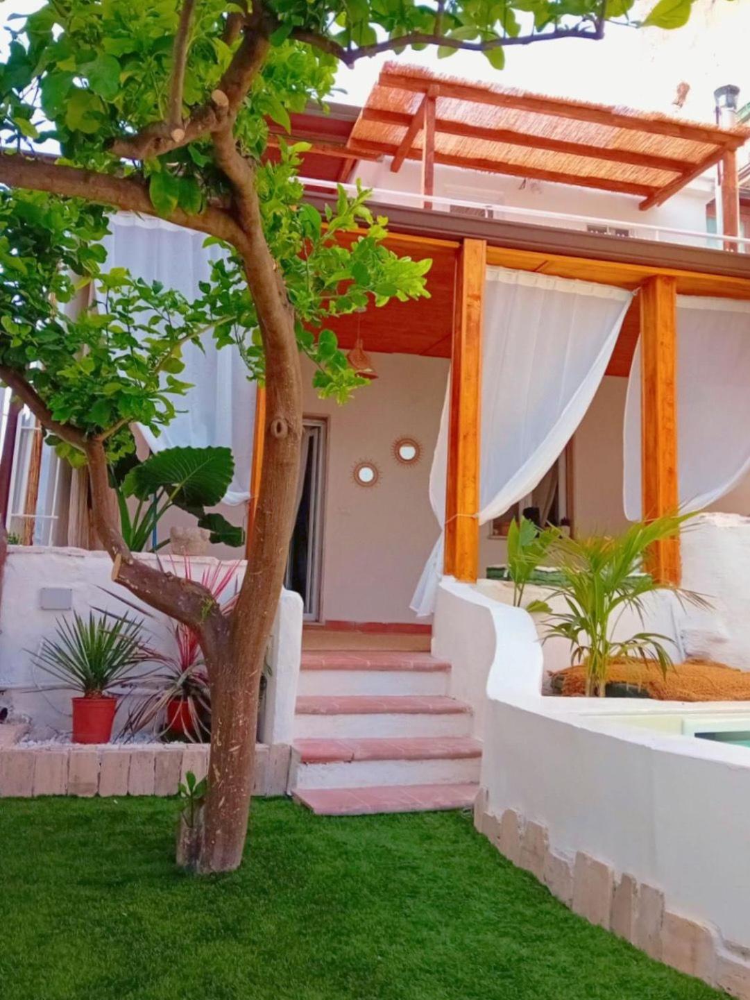 OIKOS Guesthouse & Rooftop