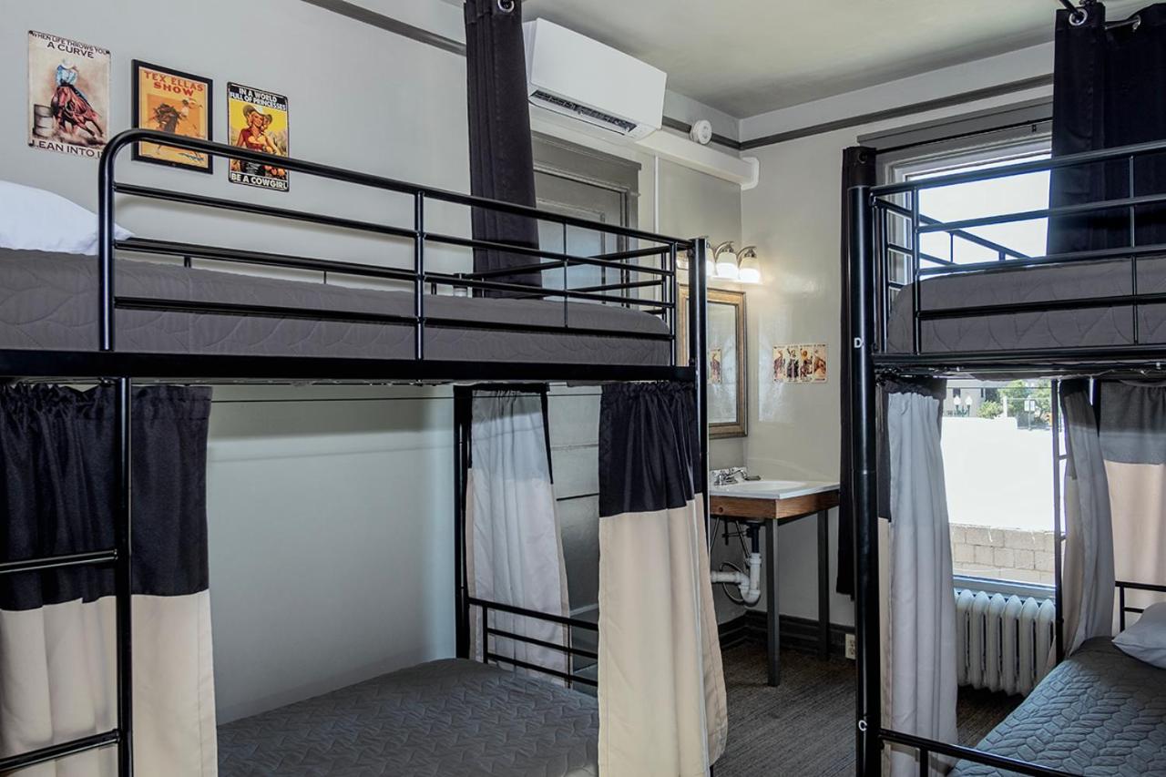 Gardner Hotel & Hostel