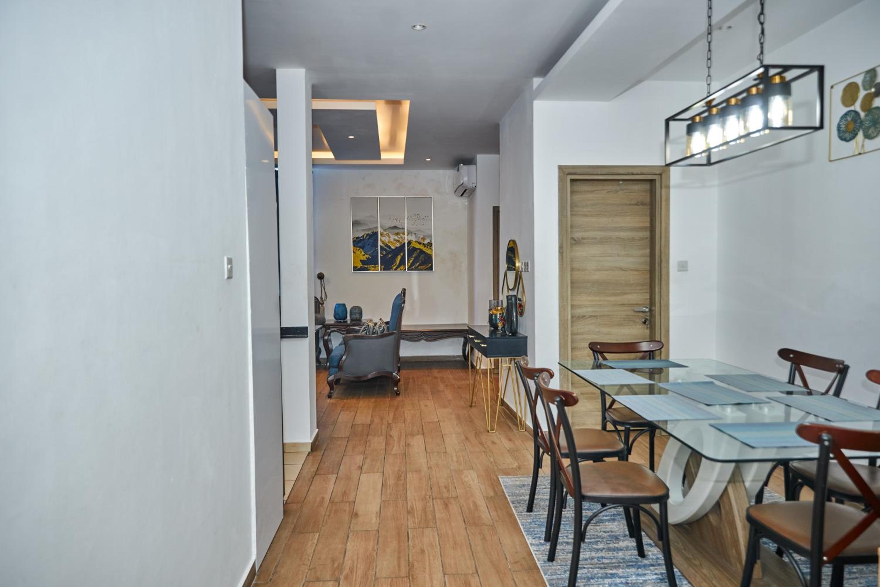 iFORA Homes - Modern Two-Bedroom Condo near A&C Mall view 4