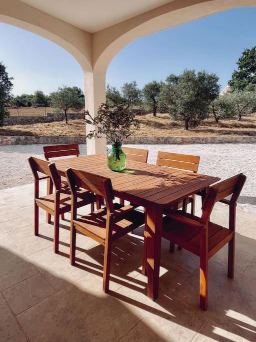 Trullo in central Valle d'Itria with pool view 4