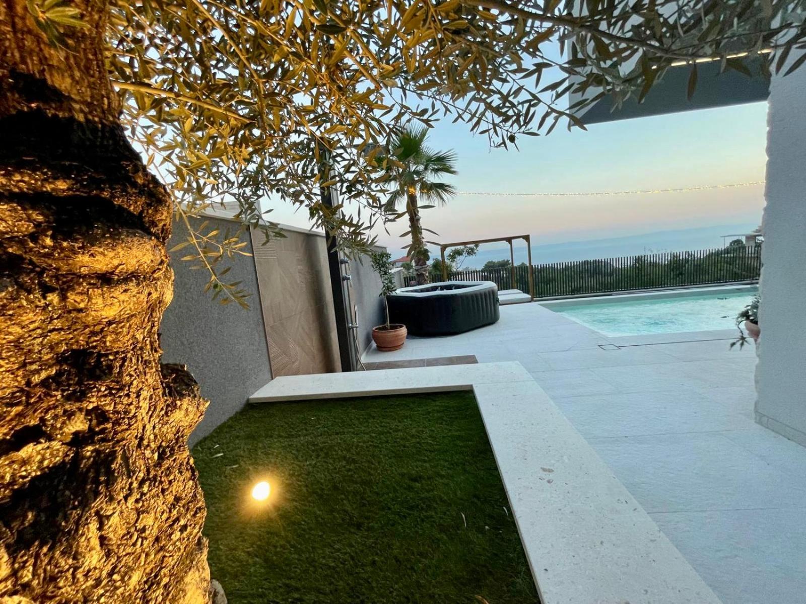 Villa 5 view 3