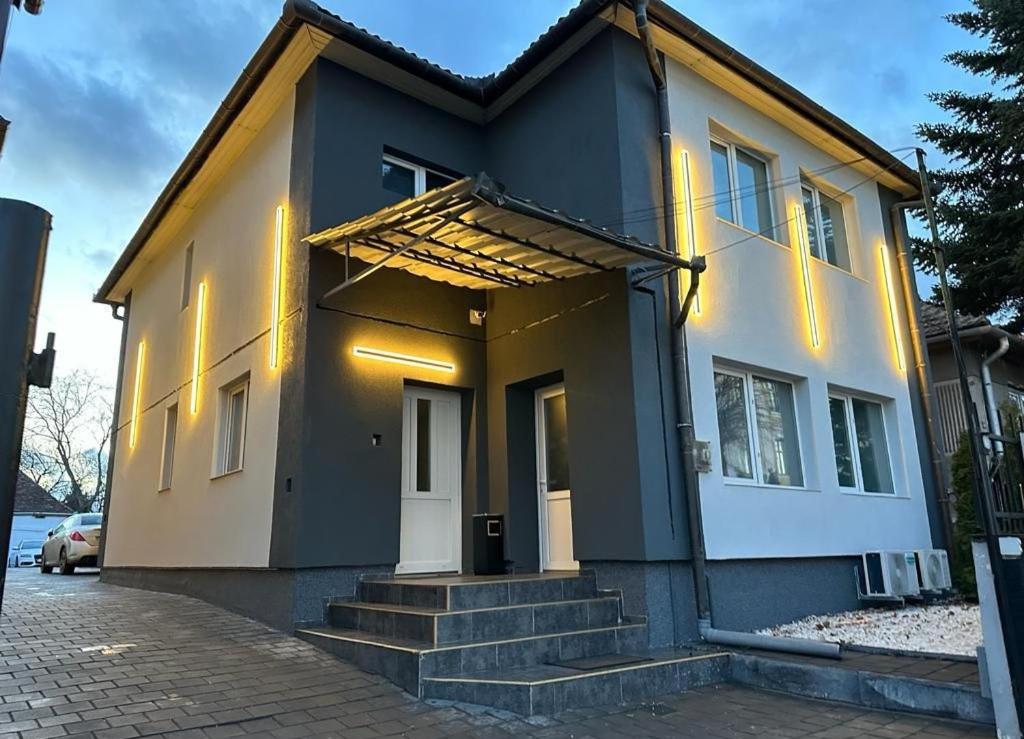 Hotel Luxor - Jacuzzi&cozy Apartments