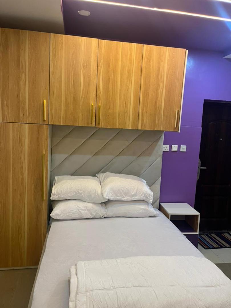 Cozy Studio in Wuse II Abuja I Fast Wifi, 24-7 Power, Free Parking view 5
