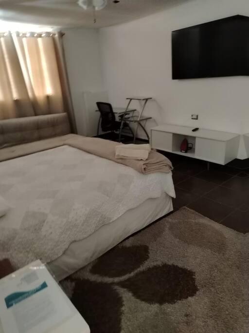Comfortable Wide Doble Bedroom With Private Bath view 2