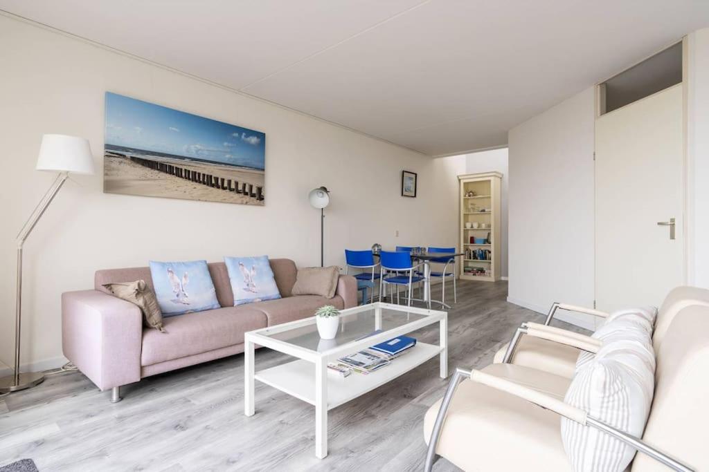 Toplocatie! Strand 300 meter en prachtig uitzicht op de duinen, no additional costs view 3