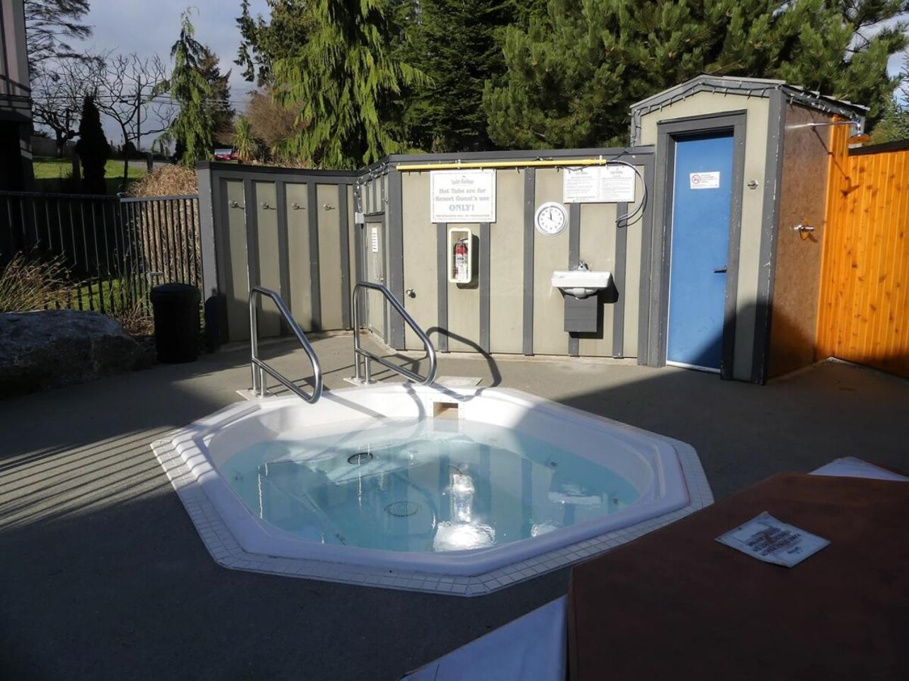 Sooke Vacations - Ocean View Townhome - Sooke Harbour Marina - Property Image 3