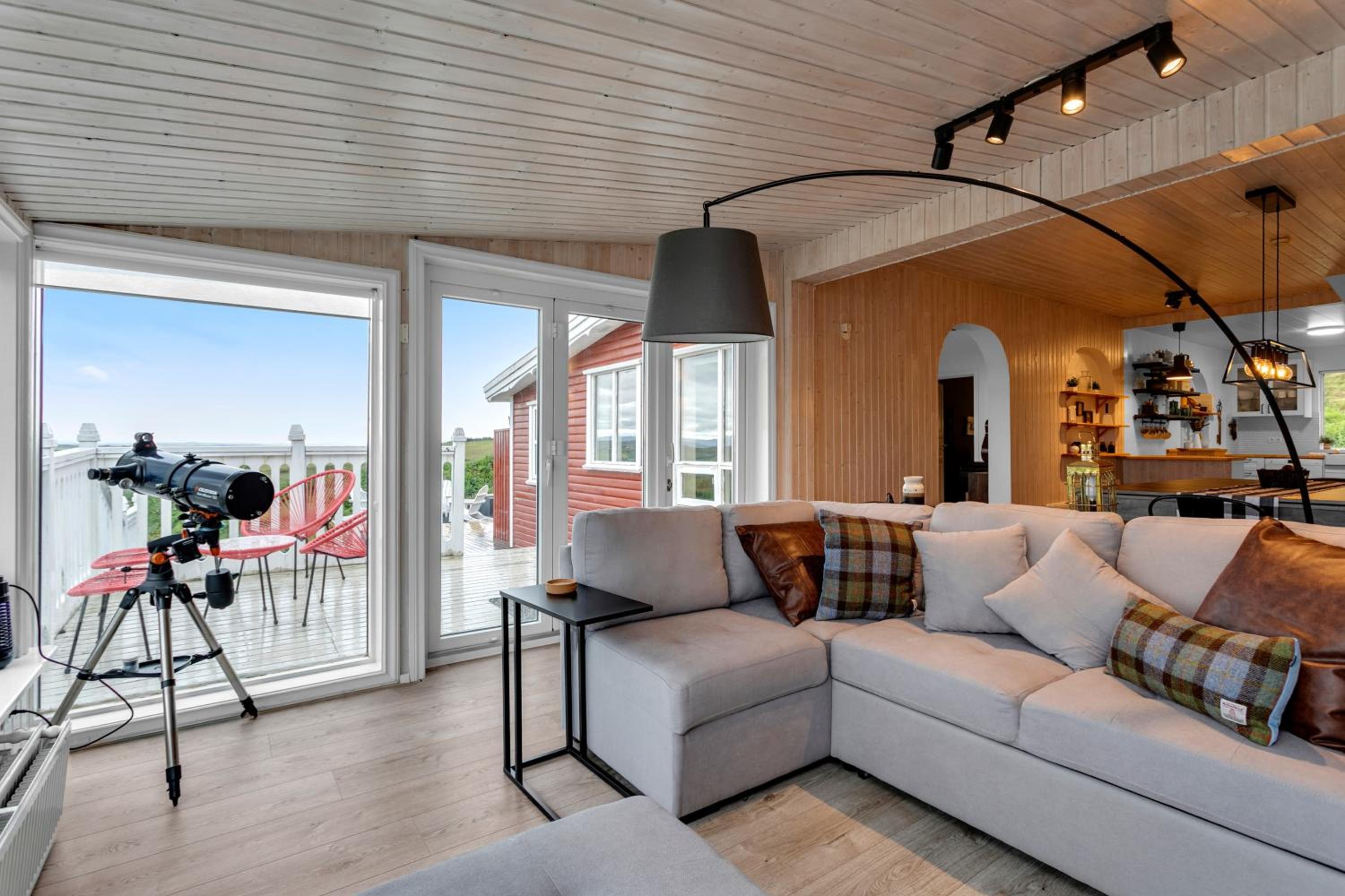 Hotel 3br Spacious Cottage With Geothermal Hottub & Stunning View