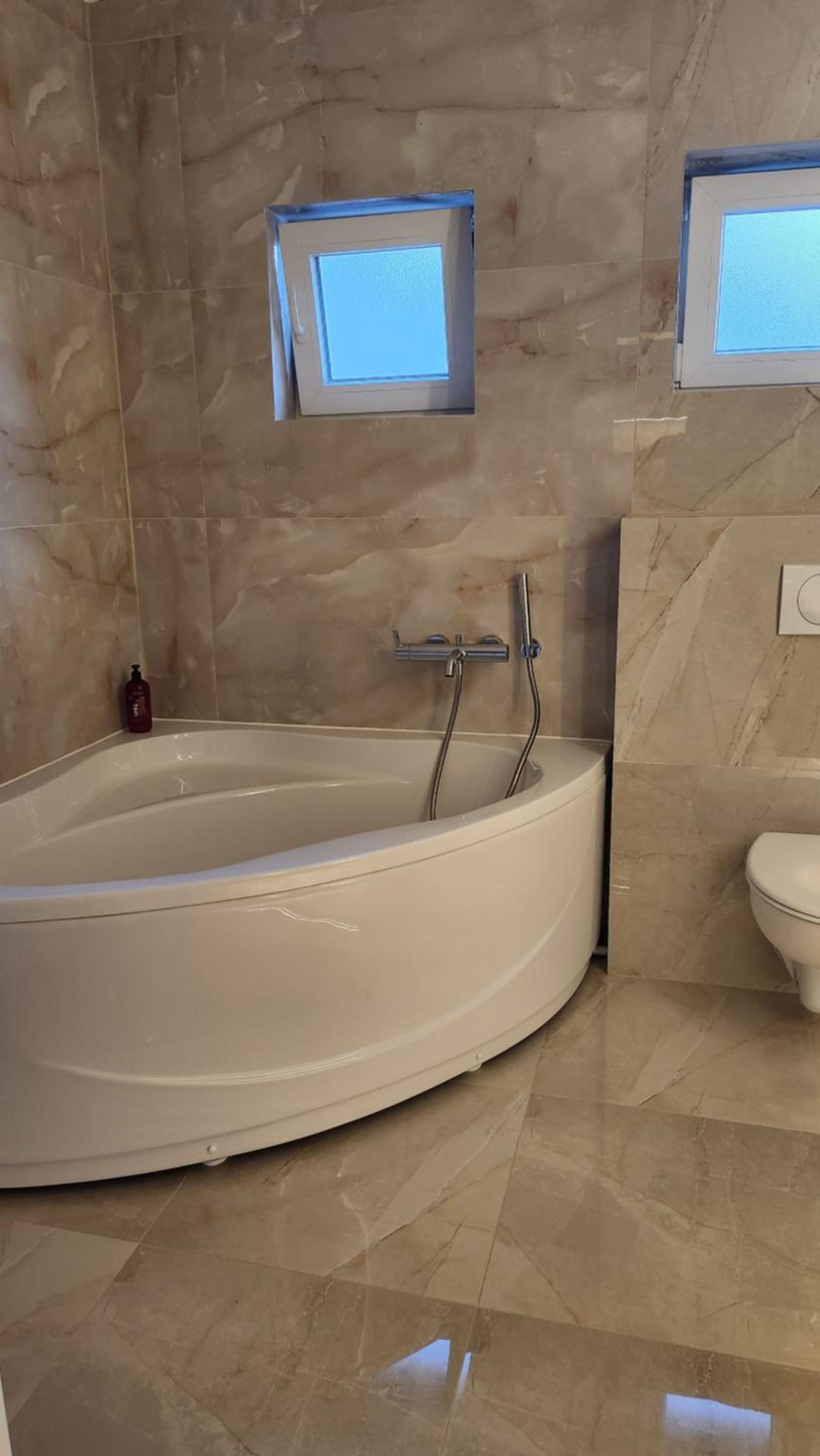 Apartmani Dobrinja - Free parking- Rent a car
